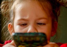 В Татарстане в самоизоляцию на детский телефон доверия стали чаще поступать звонки