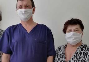 В Нижнекамске участницы организации «Без бергэ» сшили для врачей маски