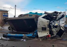 В Татарстане опрокинулся грузовик из Самарской области
