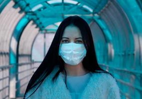 Назван средний возраст пациентов с коронавирусом в России - НТР 24