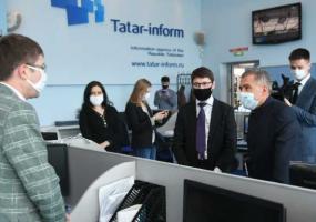 Рустам Минниханов призвал СМИ активно бороться с различными фейками о коронавирусе