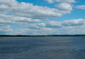 На Каме сняли с мели теплоход с нефтепродуктами - НТР 24