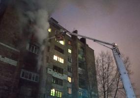 Казанские пожарные спасли из огня 30 человек
