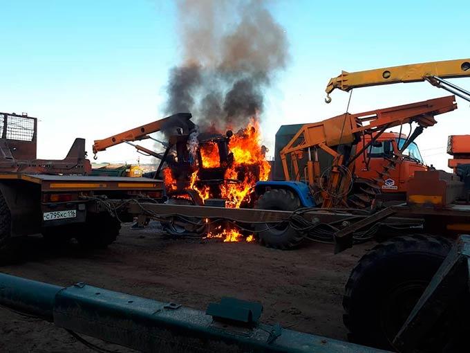 В Татарстане загорелся трактор