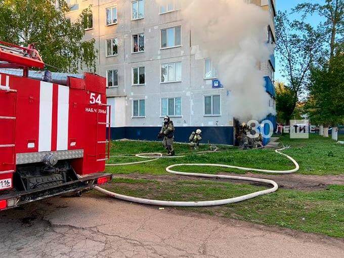 В Татарстане очевидец спас из горящей мастерской мужчину