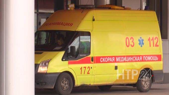 По вине пьяного водителя два автомобиля съехали в кювет в Татарстане