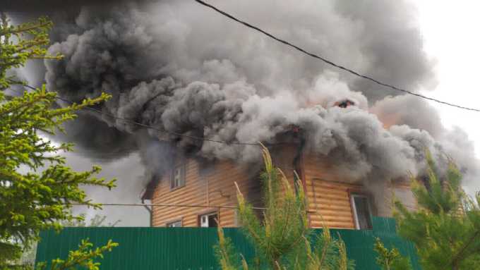 Сосед спас шестилетнюю девочку на пожаре в Татарстане