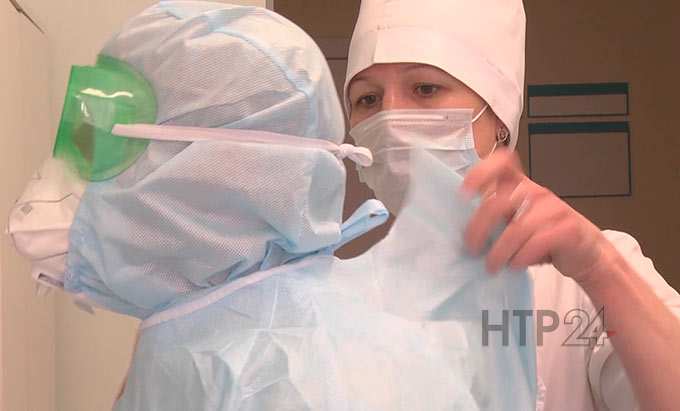 В Нижнекамске двоих человек с коронавирусом госпитализировали
