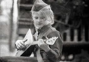 Татарстанцы споют песни Победы из окон своих домов - НТР 24