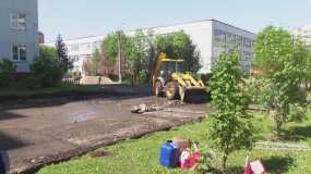 В Нижнекамске жильцы дома обеспокоились слухами о сокращении программы ремонта их двора