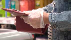 Академик РАН заявил о вреде перчаток и бесполезности масок на улице - НТР 24