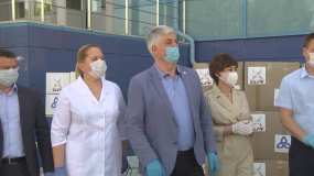 Нижнекамской больнице вручили средства для борьбы с коронавирусом