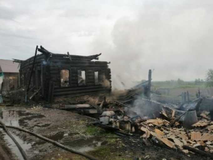 В Иркутской области произошёл страшный пожар, в котором погибли 4 малышей и отец