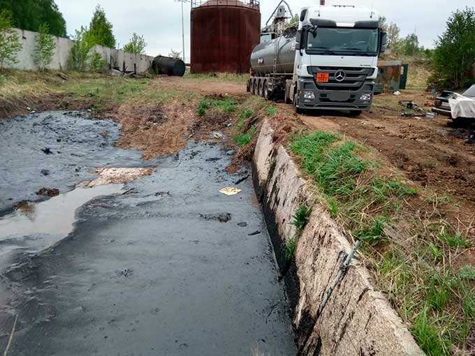 В Татарстане случился разлив нефтепродуктов