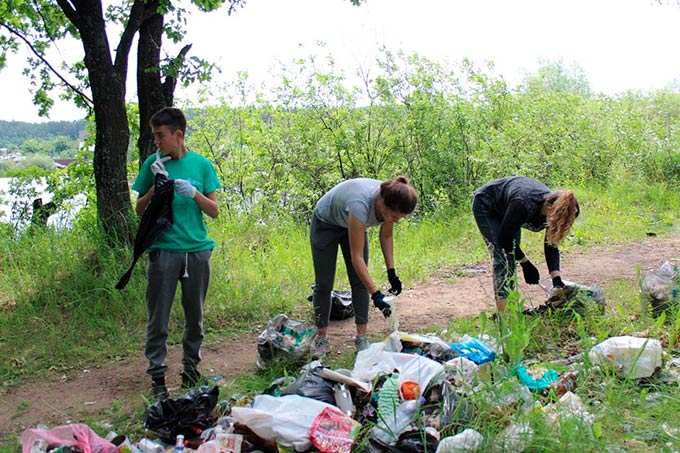 Более 150 мешков мусора собрали нижнекамцы рядом с озером