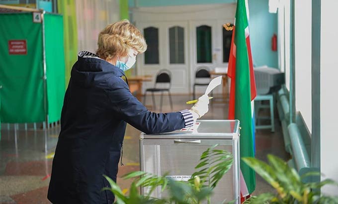 Нижнекамцам напомнили, что проголосовать по поправкам в Конституцию РФ можно на дому
