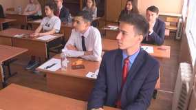 В Госдуме предложили вернуть традиционные школьные экзамены