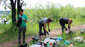 Более 150 мешков мусора собрали нижнекамцы рядом с озером