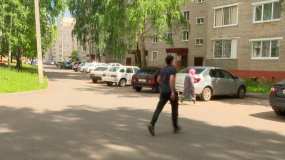 «Давят кошек»: разбитая дорога у дома на ул. Чабьинской испортила жизнь нижнекамцам - НТР 24