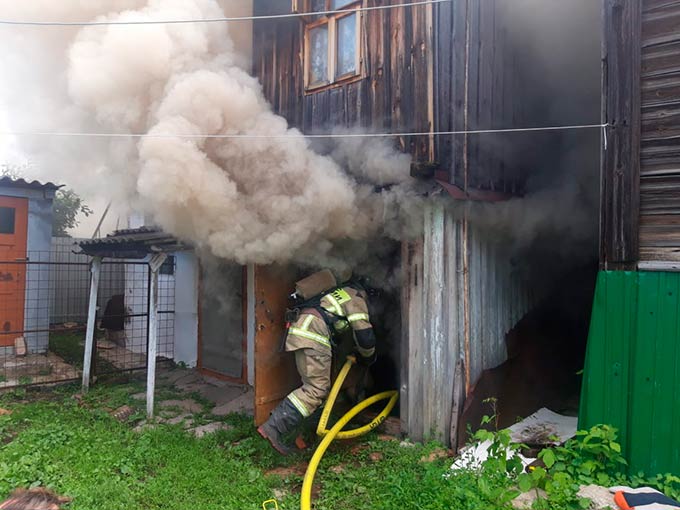 Жительница Татарстана чуть не сгорела в пожаре из-за курения