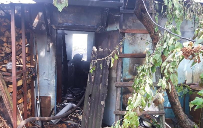 В Нижнекамском районе горели дом и баня