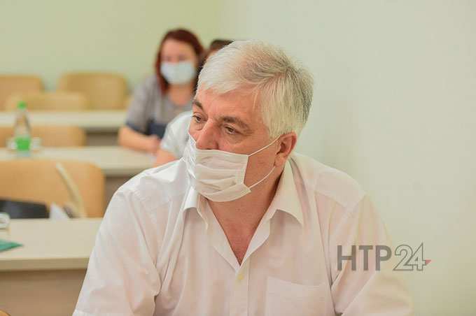 Врачей платных клиник Нижнекамска зовут помочь в ковид-госпитале