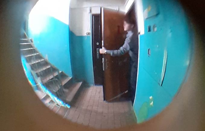 В Нижнекамске неизвестные проникают в квартиры под предлогом проверки вентиляции