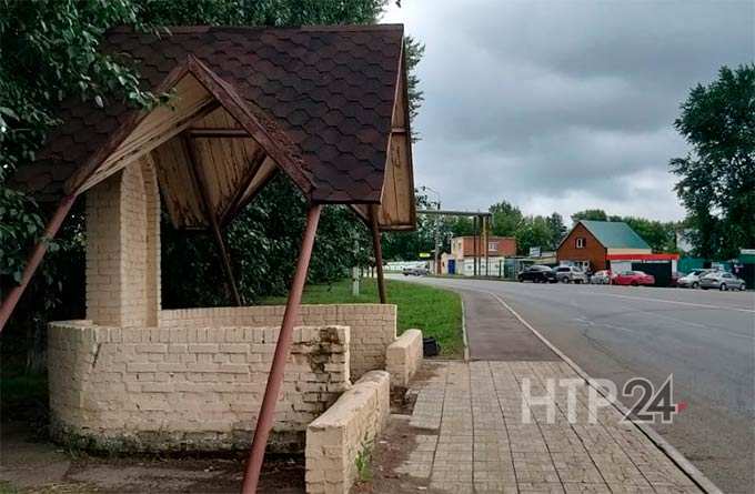 Жители нижнекамского посёлка Строителей просят обратить внимание на родник у дороги