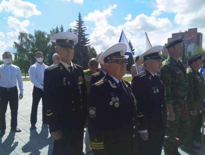 В Нижнекамске прошёл митинг в честь Дня ВМФ России