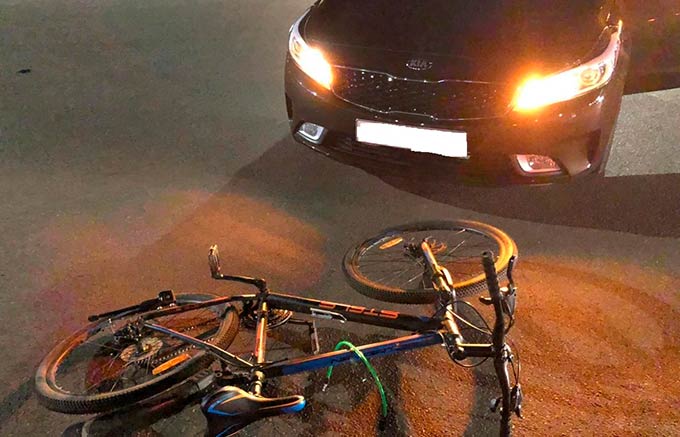 В центре Нижнекамска иномарка сбила велосипедиста