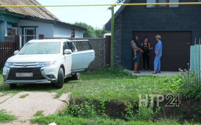 В Нижнекамске мужчина выстрелил в соседскую машину, рядом с которой играл маленький ребёнок