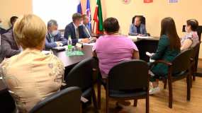 Дачи, дворы и социальные проекты: мэр Нижнекамска провёл личный приём граждан
