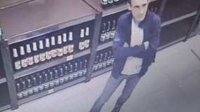 В Нижнекамске полиция разыскивает мужчину с чужой банковской картой