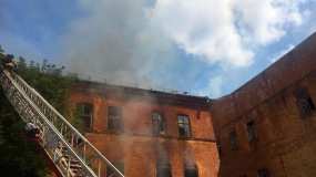 На пожаре в историческом здании в центре Казани чуть не сгорели две бездомные женщины