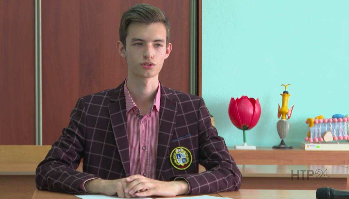 Восемь школьников Нижнекамска получат премии за максимальные баллы на ЕГЭ
