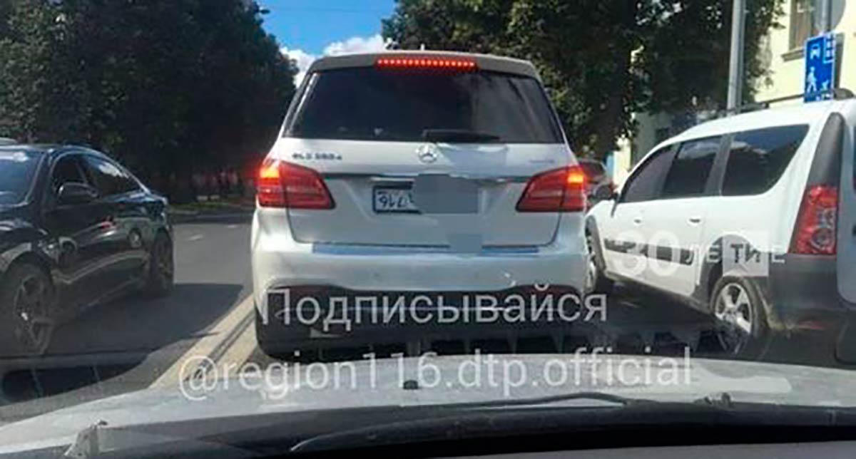 В Татарстане оштрафовали водителя «Мерседеса», который ездил с перевернутыми госномерами