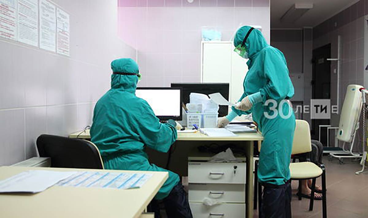 Борющиеся с коронавирусом татарстанские медработники, не имеющие высшего медицинского образования, получат выплаты