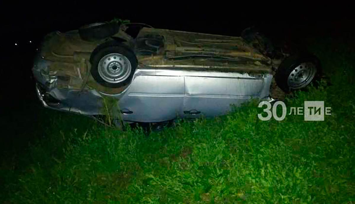 Тяжёлые травмы получил водитель, улетевший в кювет на трассе в Татарстане
