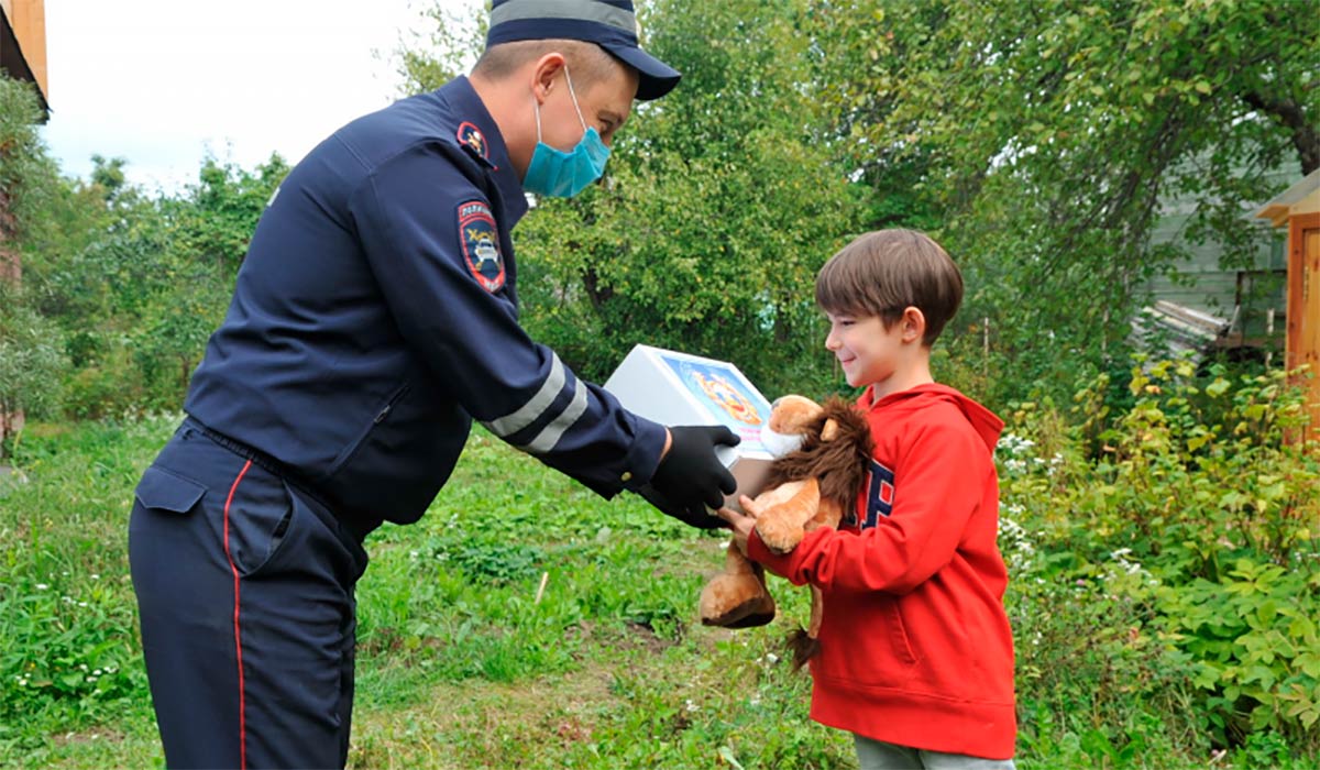 В Татарстане сотрудники ДПС доставили в больницу мальчика, которого укусила змея