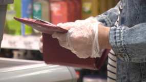 В Татарстане объявили об отмене обязательного ношения перчаток - НТР 24