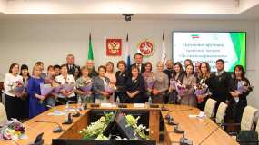 Троих нижнекамских медработников наградили медалями за борьбу с коронавирусом - НТР 24