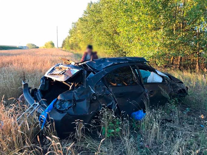 В Татарстане около лесопосадки нашли машину с мёртвым водителем