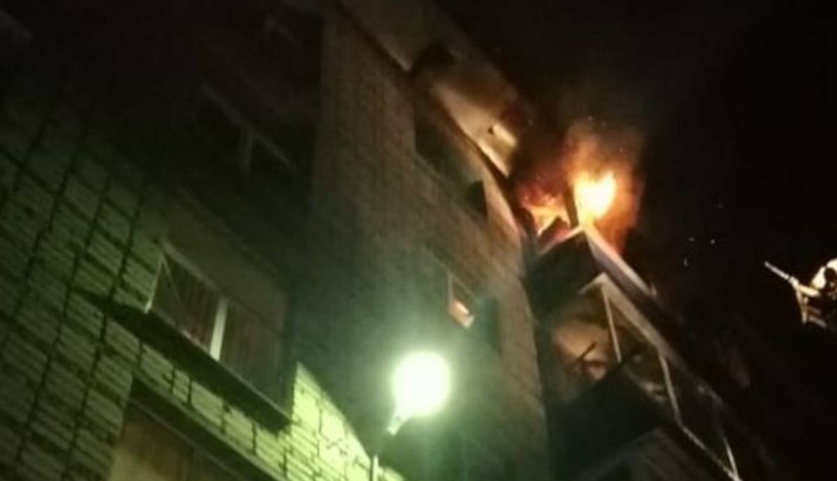 Один погиб, троих спасли из огня: в Татарстане в квартире произошёл пожар