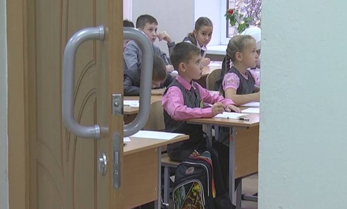В школах Татарстана установят бактерицидные облучатели