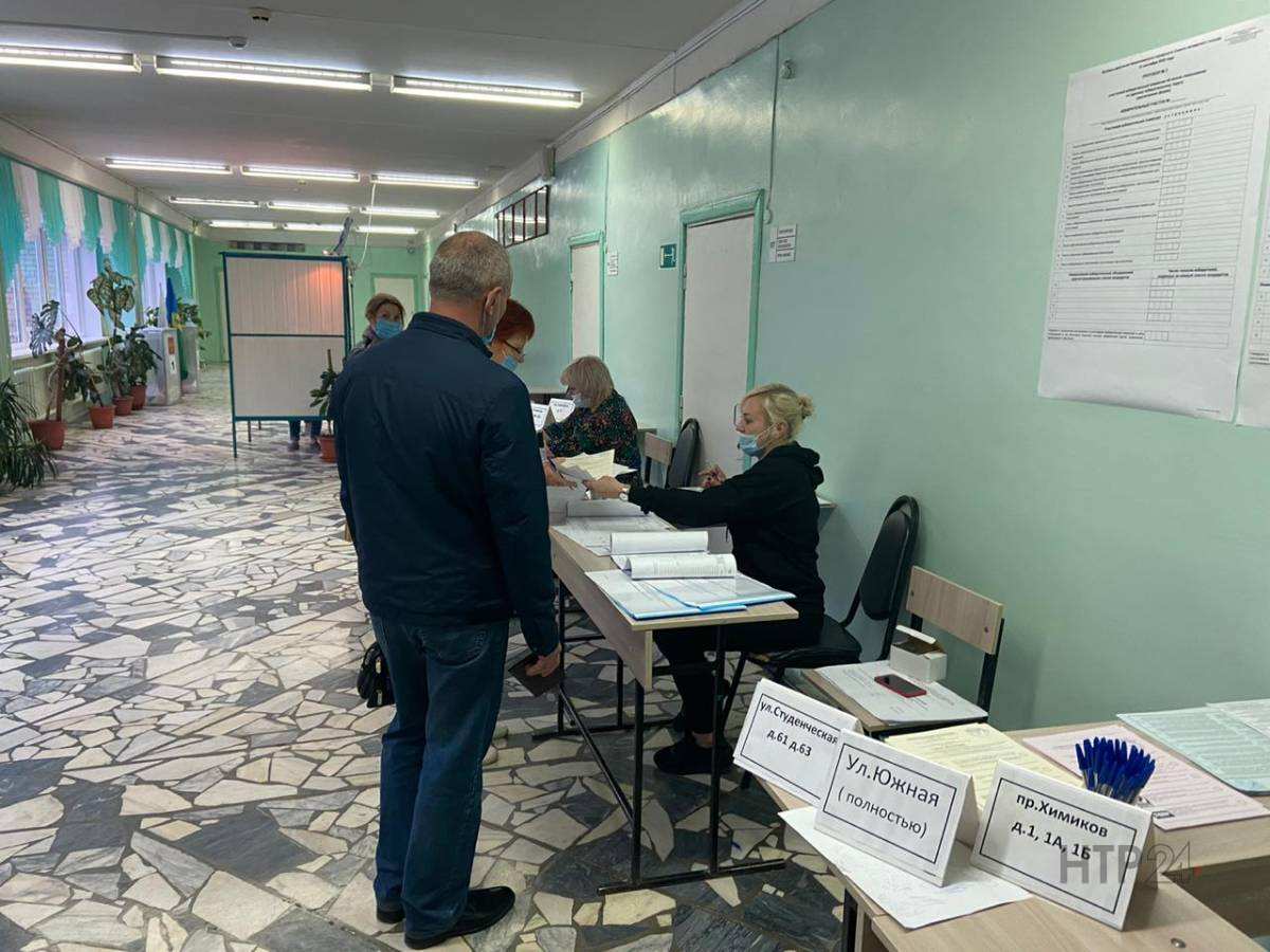 Ровно в 8 утра открылись все избирательные участки в Нижнекамске и районе
