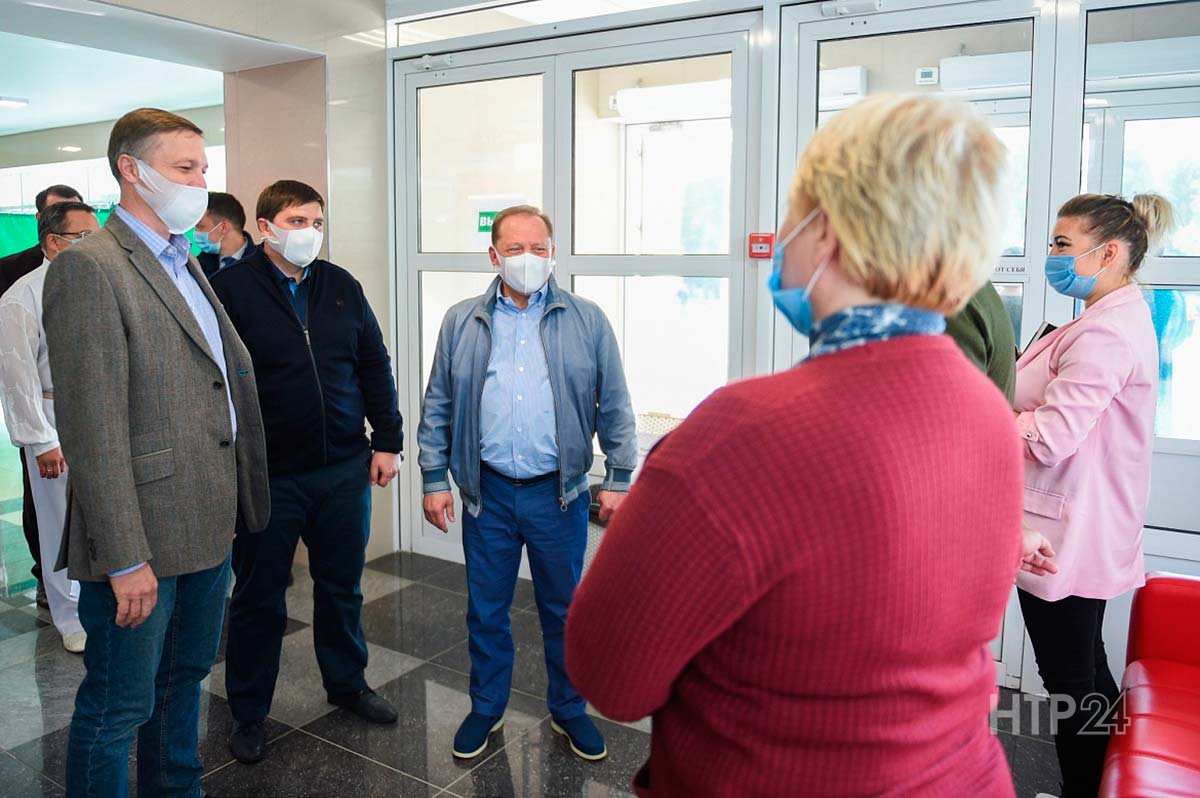 Глава Минпромторга РТ посетил Нижнекамск и понаблюдал за выборами