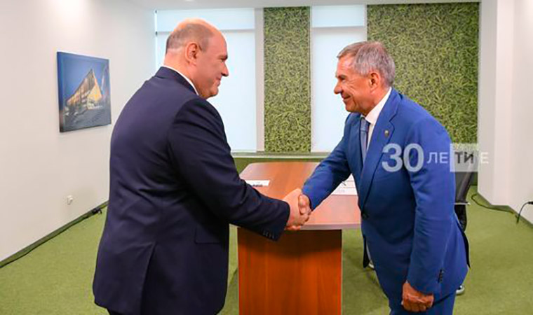 Мишустин поздравил Минниханова с переизбранием