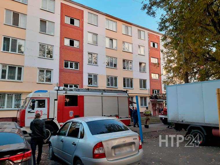 В Нижнекамске на ул. Корабельной загорелась квартира пенсионерки