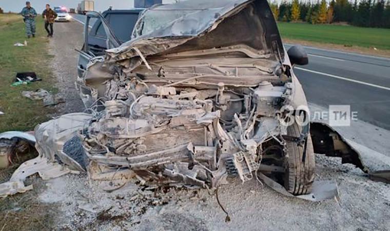 Беременная пассажирка пострадала в дорожной аварии недалеко от Нижнекамска