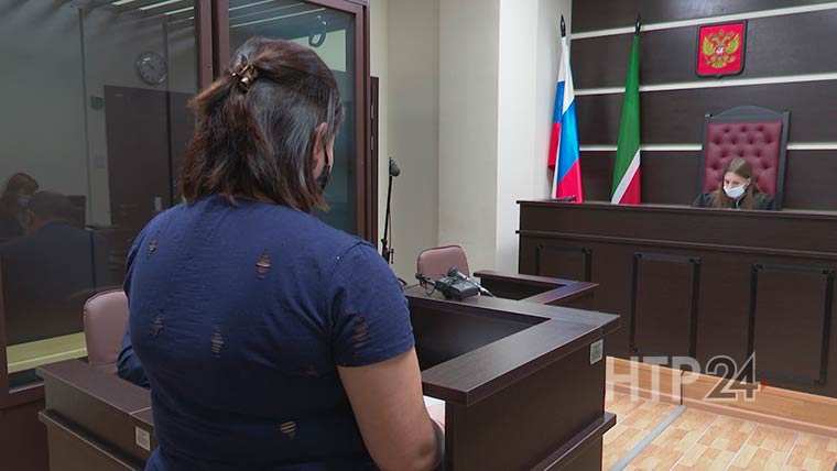 В Нижнекамске бывшего судебного пристава судят за снятие запрета на выезд за границу